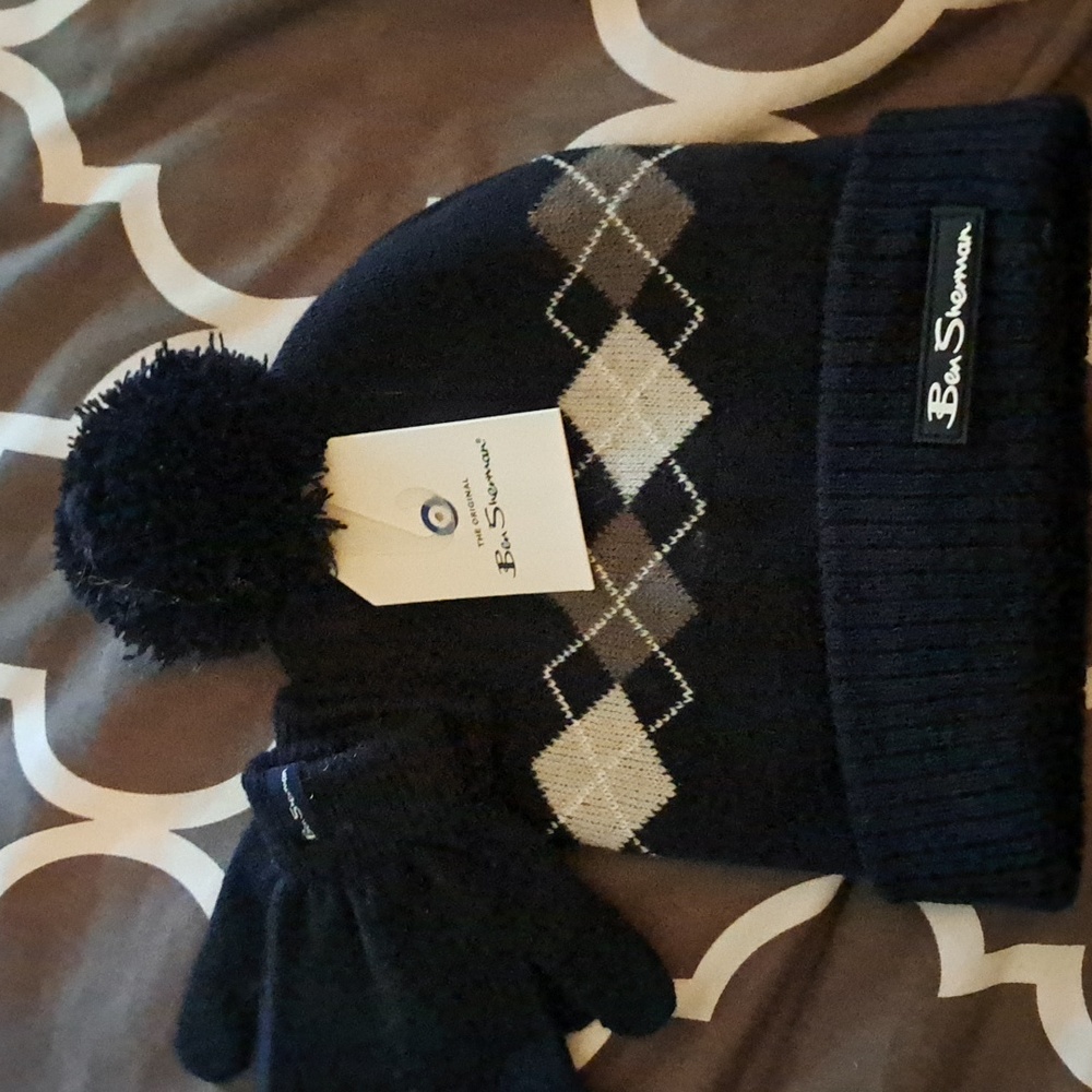 Ben Sherman Hat and Gloves Set